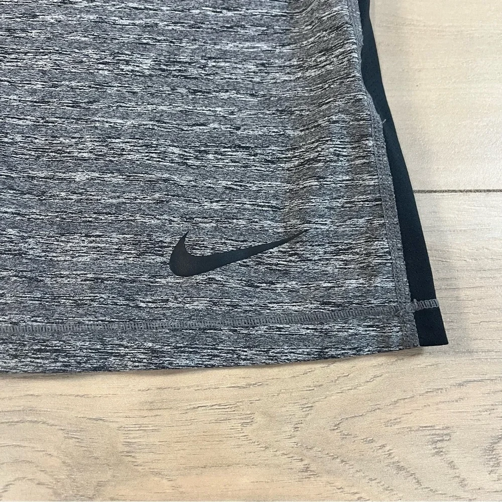 Nike Women's Gray and Black Tank Top